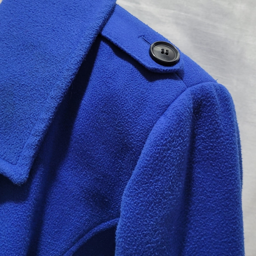 Women's Jacket - Picture 6 of 6